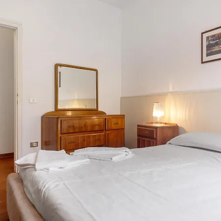 Via Colombo 12 - Trilocale Apartman